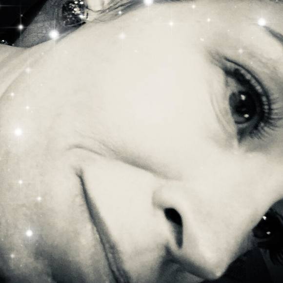 Meet your Posher, Josée - Picture 1 of 1